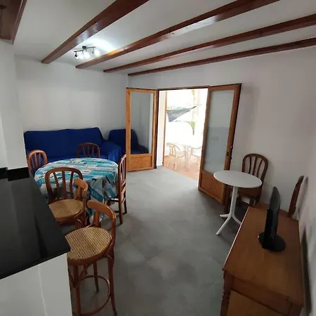 Bajo En Primera Linea De Playa Denia