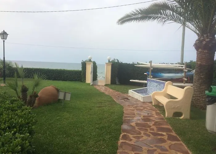 Bajo En Primera Linea De Playa *