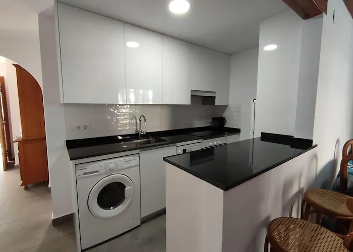 Bajo En Primera Linea De Playa Denia